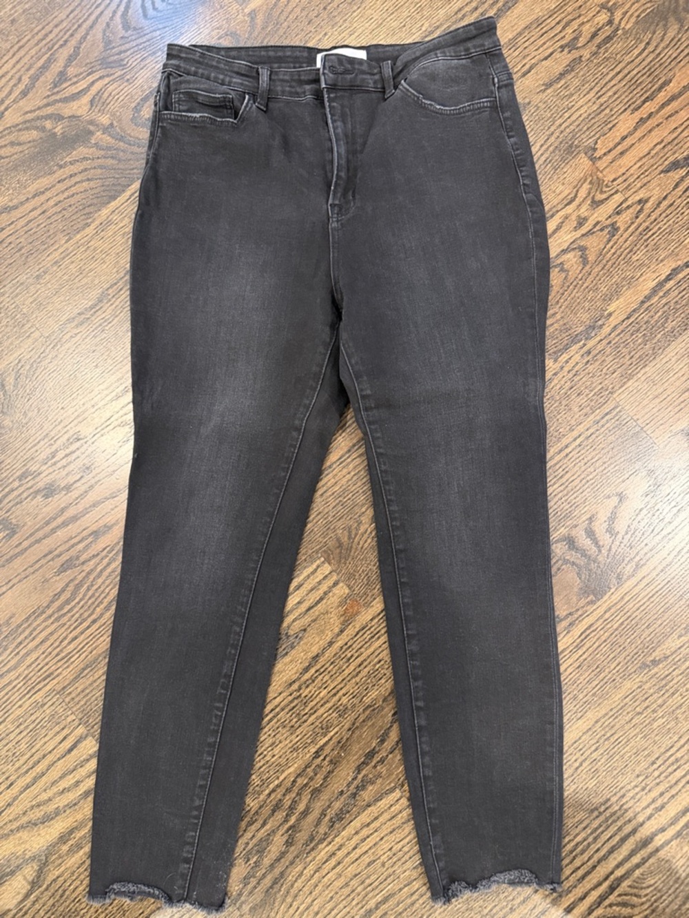 Women’s Black High-Rise Skinny Jeans